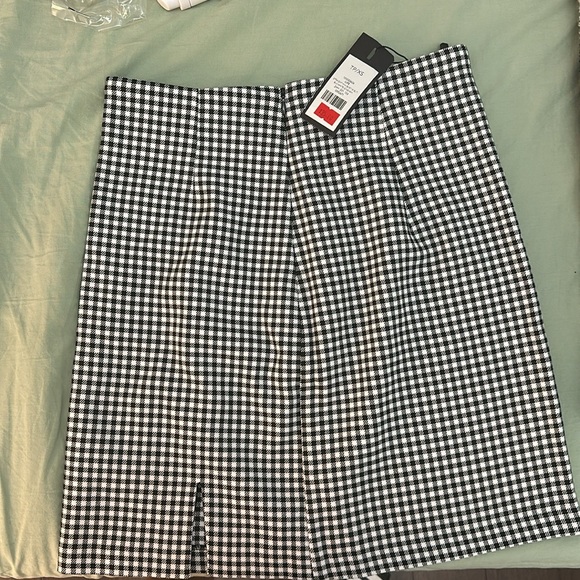 Straight Mini Skirt with Slit - Picture 2 of 2